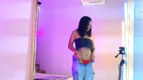 Snapshot of bella_swwan_ chatting on June 26, 2026, 2:21 pm Bella Swwan online show from June 26, 2026, 2:21 pm