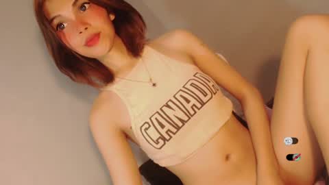 Snapshot of bella_tara chatting on December 9, 2024, 1:18 am Bella online show from December 9, 2024, 1:18 am