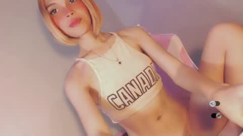 Snapshot of bella_tara chatting on December 28, 2024, 4:30 am Bella online show from December 28, 2024, 4:30 am