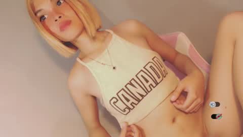 Snapshot of bella_tara chatting on January 3, 2025, 12:11 am Bella online show from January 3, 2025, 12:11 am