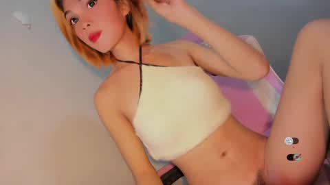 Snapshot of bella_tara chatting on March 10, 2025, 10:37 am Bella online show from March 10, 2025, 10:37 am
