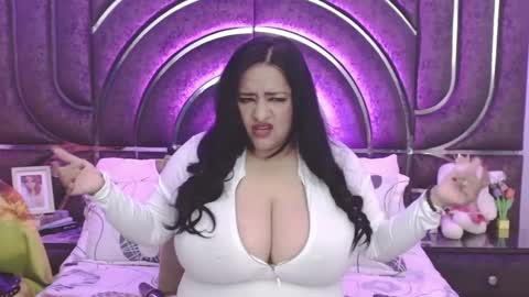 Snapshot of bella_taylor_a chatting on September 24, 2025, 11:52 pm Bella Taylore online show from September 24, 2025, 11:52 pm