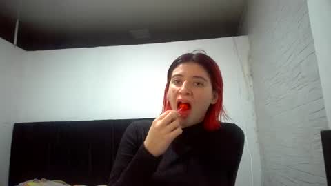 Snapshot of bella_thorne1999 chatting on July 4, 2026, 3:02 am bella_thorne1999 online show from July 4, 2026, 3:02 am