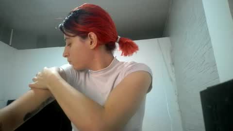 Snapshot of bella_thorne1999 chatting on July 7, 2026, 2:36 am bella_thorne1999 online show from July 7, 2026, 2:36 am