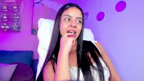 Snapshot of bella_walker_ chatting on September 24, 2025, 9:07 pm BELLA online show from September 24, 2025, 9:07 pm