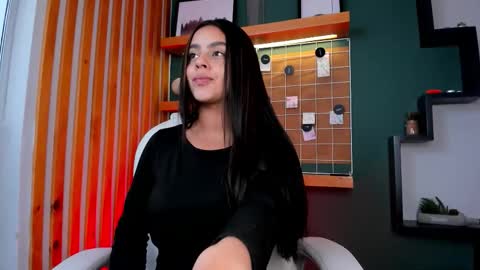 Snapshot of bella_walker_ chatting on October 14, 2025, 8:42 pm BELLA online show from October 14, 2025, 8:42 pm