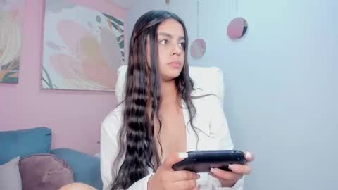 Snapshot of bella_walker_ chatting on November 15, 2025, 6:26 pm BELLA online show from November 15, 2025, 6:26 pm