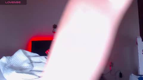 bella_xx9 online show from January 3, 2025, 4:48 pm