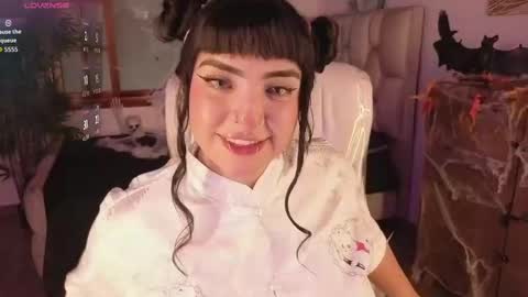 Bella  online show from October 16, 2025, 8:10 pm