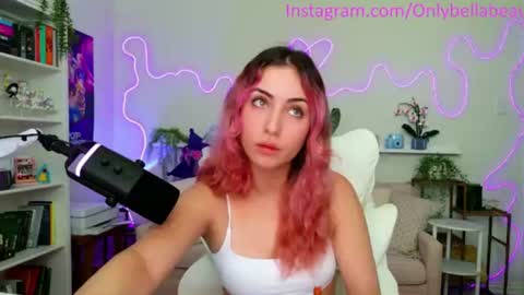 Snapshot of bellabeauu chatting on June 22, 2026, 8:28 pm bella beau online show from June 22, 2026, 8:28 pm