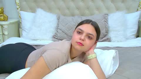 BellaBoolman online show from February 5, 2025, 3:34 am