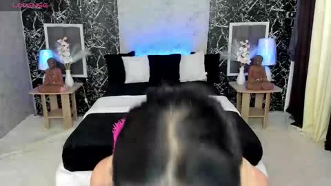 Bella online show from October 2, 2025, 6:53 am