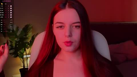 Snapshot of belladevile_ chatting on October 3, 2025, 8:00 am belladevile_ online show from October 3, 2025, 8:00 am