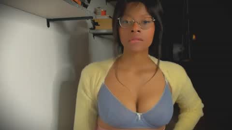 Snapshot of bellahproudly chatting on July 3, 2026, 11:55 pm Bellah online show from July 3, 2026, 11:55 pm
