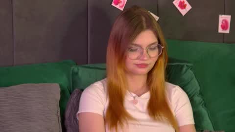 BellaMarebelle online show from February 16, 2026, 5:42 pm