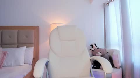 Bella Mia online show from September 12, 2025, 7:14 pm