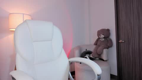 Bella Mia online show from February 23, 2026, 5:43 pm