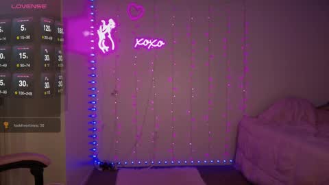 Bella Monroe online show from April 19, 2026, 5:07 am