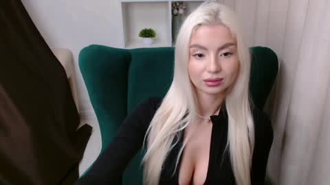 Snapshot of bellamur_ chatting on April 21, 2026, 1:17 pm Bella online show from April 21, 2026, 1:17 pm
