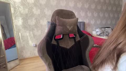 Snapshot of bellaparker_ chatting on February 24, 2025, 11:10 am bellaparker_ online show from February 24, 2025, 11:10 am