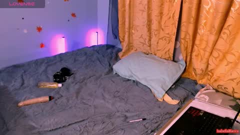 bellaqueen0701 online show from November 5, 2025, 9:26 pm