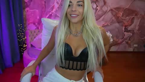 Snapshot of bellarayyy chatting on September 26, 2025, 8:24 pm Bella online show from September 26, 2025, 8:24 pm