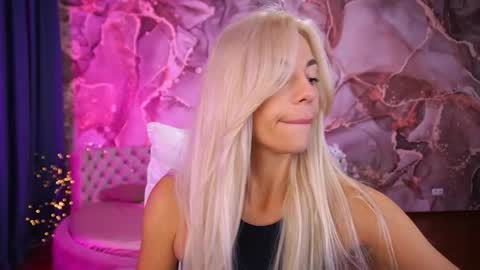 Snapshot of bellarayyy chatting on October 20, 2025, 2:23 am Bella online show from October 20, 2025, 2:23 am