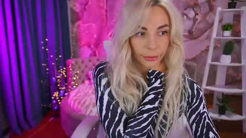 Snapshot of bellarayyy chatting on November 2, 2025, 1:57 pm Bella online show from November 2, 2025, 1:57 pm