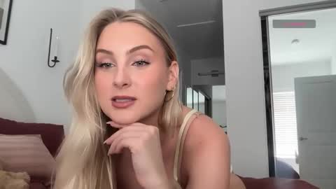 Snapshot of bellaryderr chatting on March 17, 2026, 8:45 pm Isabella Ryder online show from March 17, 2026, 8:45 pm