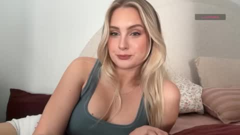 Snapshot of bellaryderr chatting on March 22, 2026, 10:57 pm Isabella Ryder online show from March 22, 2026, 10:57 pm