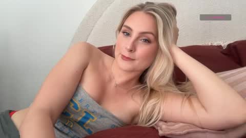Snapshot of bellaryderr chatting on March 30, 2026, 9:16 pm Isabella Ryder online show from March 30, 2026, 9:16 pm