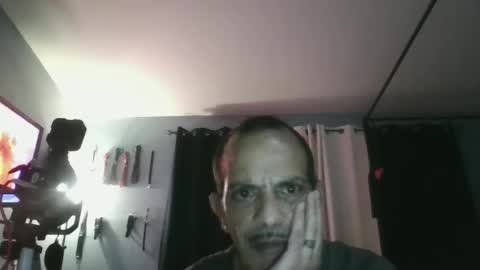 Snapshot of bellaskeykeeper chatting on February 9, 2026, 3:32 am Bellaskeykeeper online show from February 9, 2026, 3:32 am