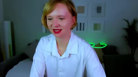 bellasmittssy online show from April 18, 2026, 10:30 am