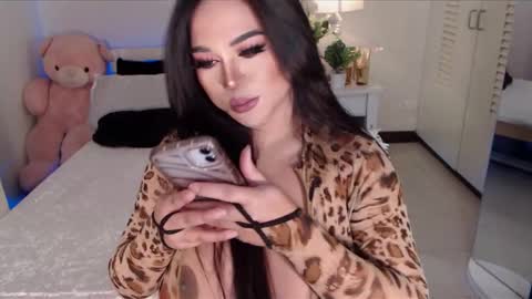 Snapshot of bellaswildcummer chatting on January 6, 2025, 10:46 am BELLA JONES online show from January 6, 2025, 10:46 am