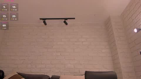 Snapshot of bellathompsonx_ chatting on July 25, 2026, 8:39 pm Bella online show from July 25, 2026, 8:39 pm