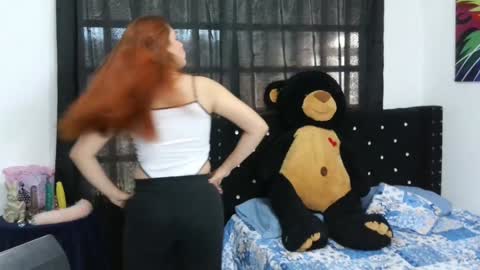 Snapshot of bellatrix_colen chatting on January 22, 2025, 9:32 pm Aleja online show from January 22, 2025, 9:32 pm