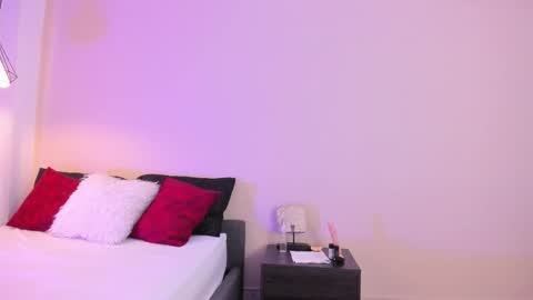 Snapshot of bellawild_ chatting on March 2, 2026, 12:01 pm Bella Wild online show from March 2, 2026, 12:01 pm