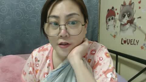 Bella online show from February 25, 2025, 9:02 pm