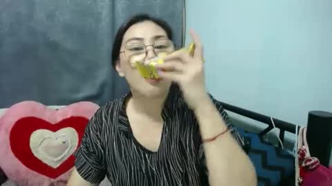 Snapshot of bellbabe chatting on April 24, 2026, 9:45 am Bella online show from April 24, 2026, 9:45 am