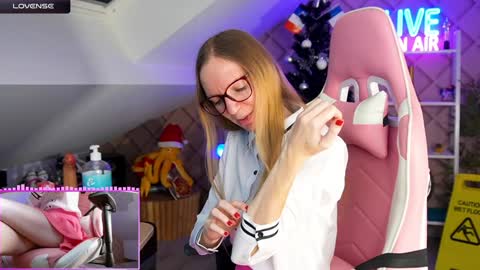 Snapshot of belle_alice chatting on December 2, 2024, 7:36 am Alice online show from December 2, 2024, 7:36 am