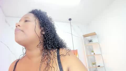 Snapshot of belle_brunette chatting on October 10, 2025, 9:58 pm belle online show from October 10, 2025, 9:58 pm