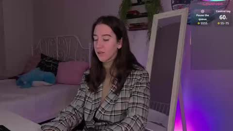 Snapshot of belle_via chatting on October 17, 2025, 3:47 pm Bella online show from October 17, 2025, 3:47 pm