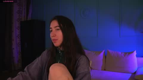 Bella online show from April 15, 2026, 7:58 pm