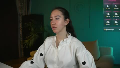 Bella online show from June 3, 2026, 3:06 pm