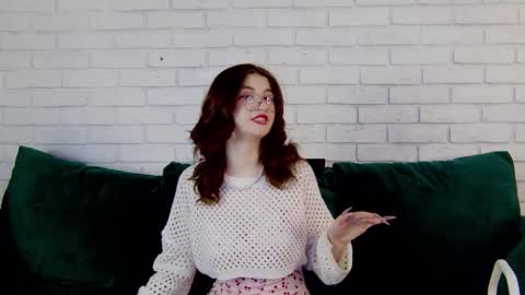 Snapshot of bellebellerose chatting on February 20, 2025, 10:37 am BelleBellerose online show from February 20, 2025, 10:37 am