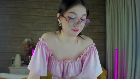Snapshot of bellebellerose chatting on February 23, 2025, 6:07 am BelleBellerose online show from February 23, 2025, 6:07 am