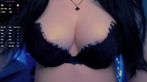 Hello I am kind friendly and cute girl online show from May 6, 2026, 8:03 pm