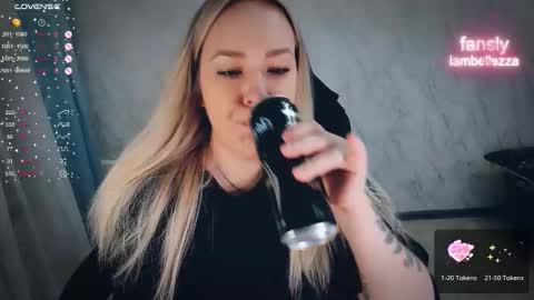 Snapshot of bellezza_ chatting on February 9, 2026, 4:00 pm Your Annabelle Wolf online show from February 9, 2026, 4:00 pm