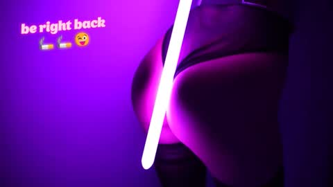 Snapshot of bellezza_ chatting on February 17, 2026, 3:40 pm Your Annabelle Wolf online show from February 17, 2026, 3:40 pm