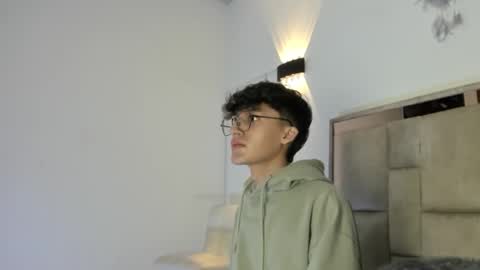 Snapshot of bellmontneon chatting on October 13, 2025, 11:32 am Neon online show from October 13, 2025, 11:32 am